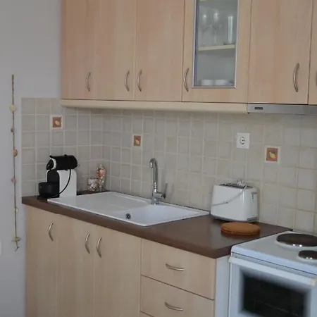 Hibiscus House In Traditional Settlement Of Parikia