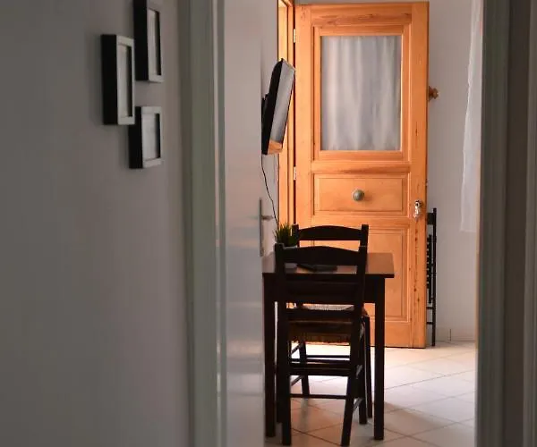 Hibiscus House In Traditional Settlement Of Parikia Apartamento